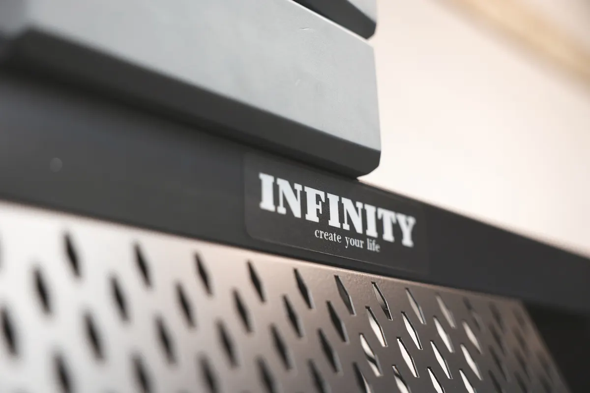 トレーニングマシン INFINITY
