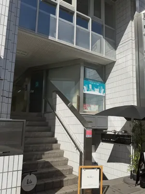 パークサイドビル栄の入口